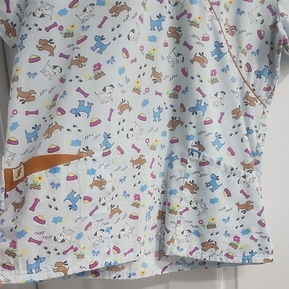 Playful Cartoon Print Scrub Top - Picture 4 of 7